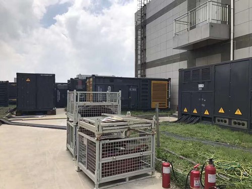 城厢除了定期检查，还有哪些方法可以及时发现接触式转速表探头的磨损？
